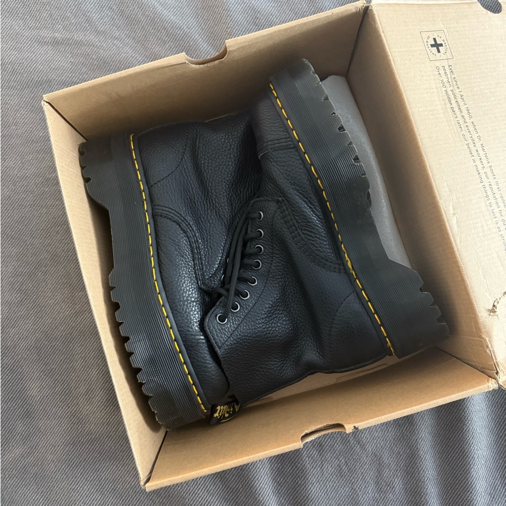 Women’s Sinclair Doc Martens